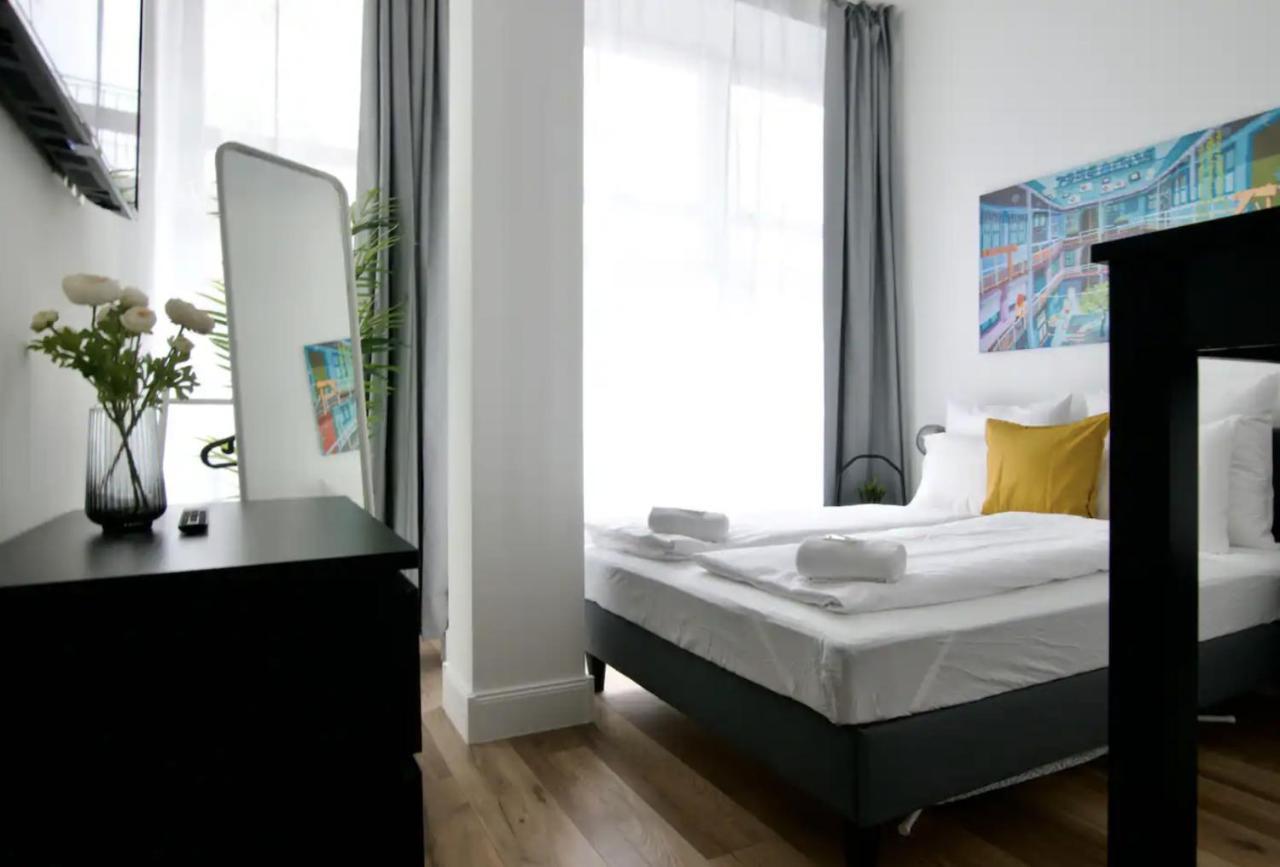 Studio Apartments By Hi5- Apartment In Downtown Budapeste Exterior foto