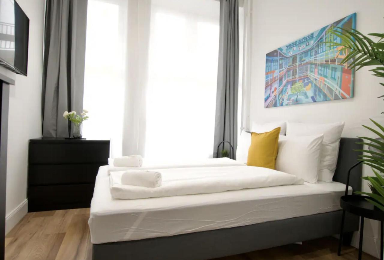 Studio Apartments By Hi5- Apartment In Downtown Budapeste Exterior foto