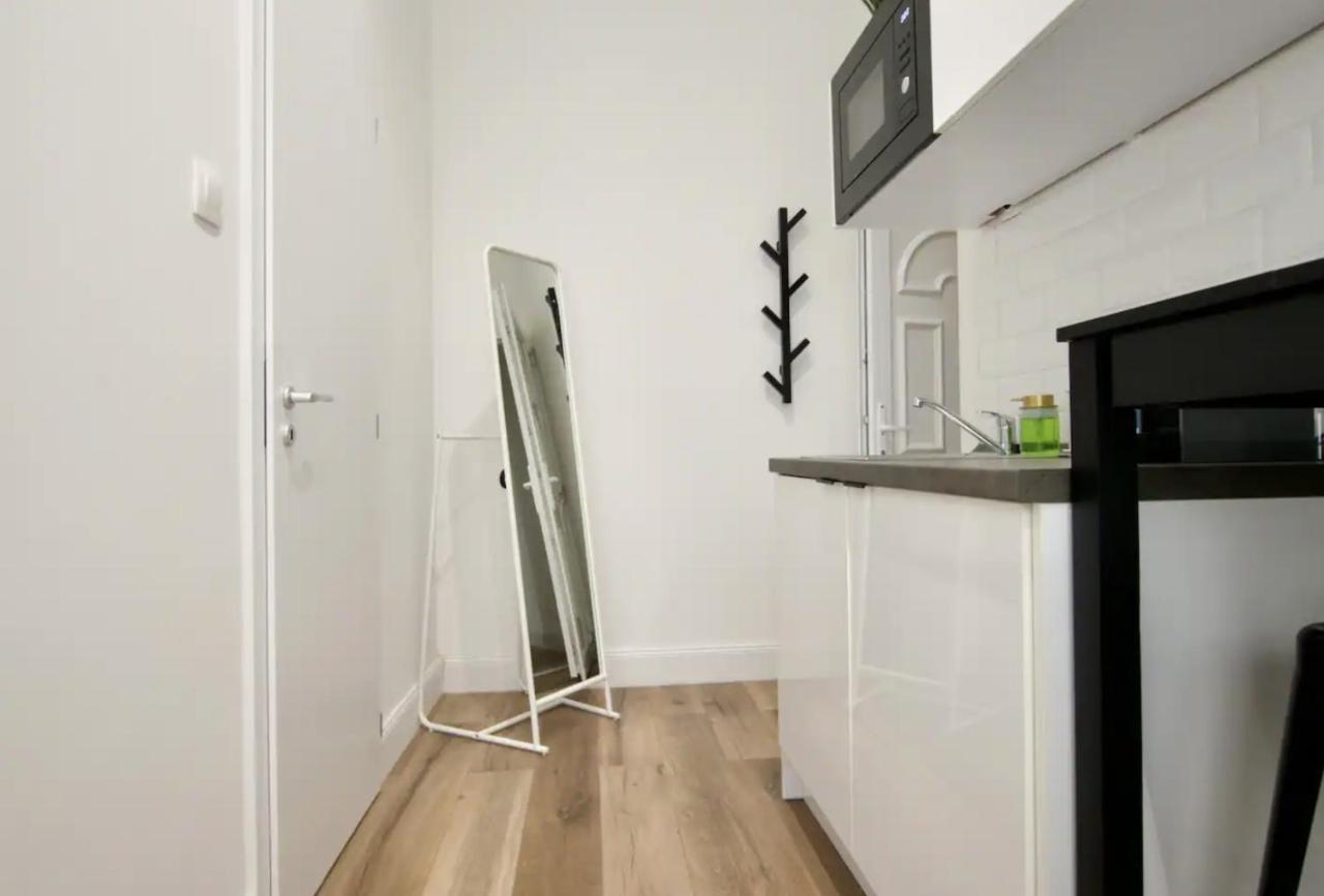 Studio Apartments By Hi5- Apartment In Downtown Budapeste Exterior foto